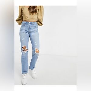 Women's Blue 501 High Rise Rip Knee Straight Leg Crop Jeans